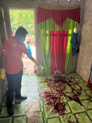 Geger Seorang Lansia di Idi Tunong Ditemukan Bersimbah Darah dengan Luka Sayatan di Bagian Leher