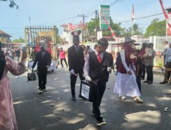 Pawai HUT RI ke-80, Pelajar di Aceh Timur Tampil dengan Kostum Unik Sindir Pejabat Korup