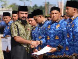 Ribuan PPPK Paruh Waktu Dilantik, Bupati Al-Farlaky Tegaskan Evaluasi Ketat