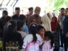 Bupati Al-Farlaky Bawa Bantuan untuk Korban Kebakaran dan Korban Rumah Tertimpa Pohon