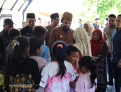 Bupati Al-Farlaky Sambangi Korban Kebakaran dan Keluarga Duka