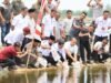 Lobi Bupati Al- Farlaky, Pembudidaya Tambak Terima Benur Udang Vaname Dari KKP